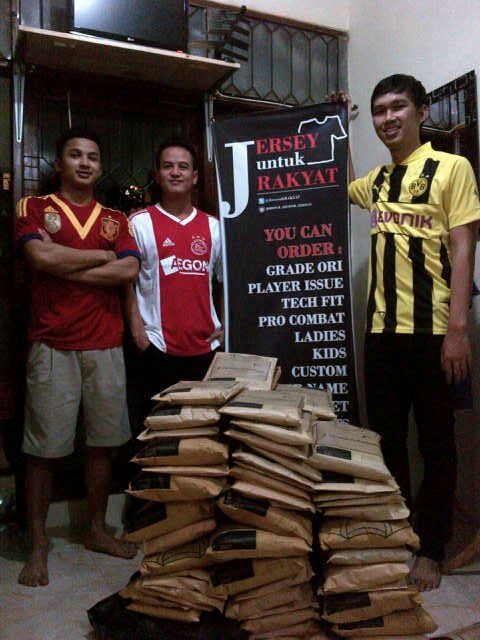 Jersey GRADE ORIGINAL dengan harga MERAKYAT!!
CS1 7EAD960A / 081381711177
CS2 2267B49B / 085692947039
CS3 28BCA25E / 085780963210
FB : Jerseyutkrakyat