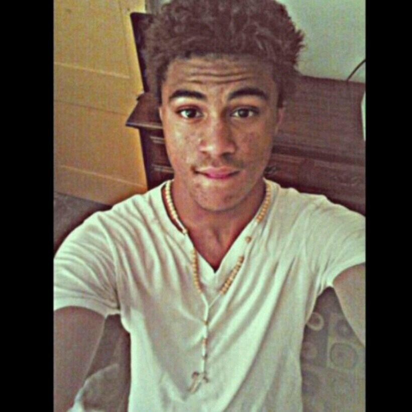 P Я I N C E  T ∆ J I  Instagram: Papitaji