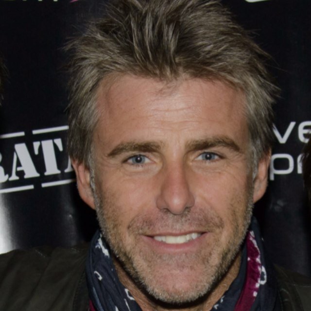 manuvirot's profile picture. 