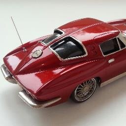 Customizing modelcars / AMR / Brooklin Models / SMTS in scale 1:43 / like to paint portraits / plasterer by trade