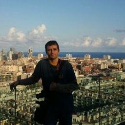 Mestre a escola d'educació especial Guru. Entrenador a Escola de Bàsquet Nacho Solozabal