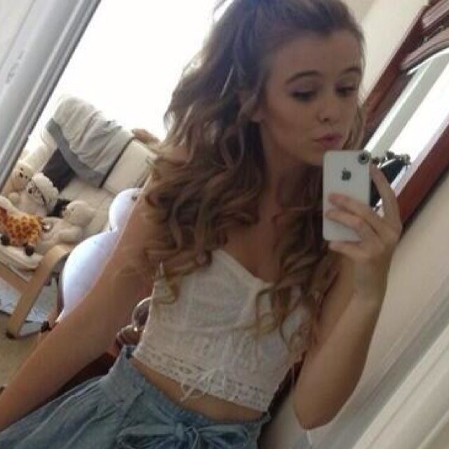 Haii, Im Acacia! || Stay weird || Everything has beauty, but not everyone sees it. ||