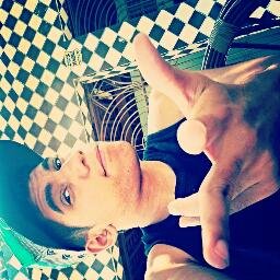 É contar sem esperar nada em troca dessa uniao, é ter alguem pra contar na indecisão... ♫♫ @_nathalyac @PouxaLuana s22