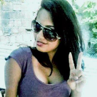 amo cantar,amo pizza ir a praia ,passear com amigos ,love animais .