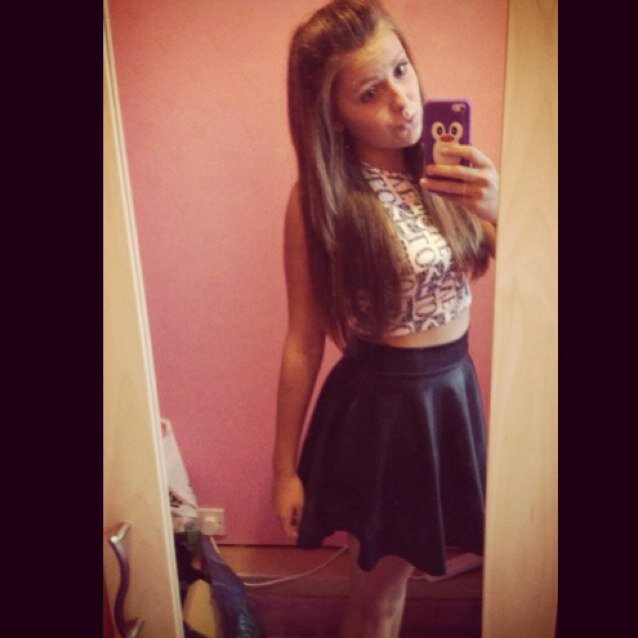 Follow my personal @holllliemacccc