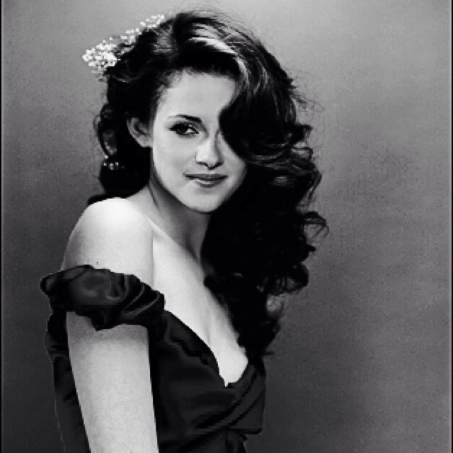 US Navy, Lieutenant Nurse. || Everyone has a story.. But mine is somewhat tragic. A love triangle that could never end well. [ taken ] RP21+