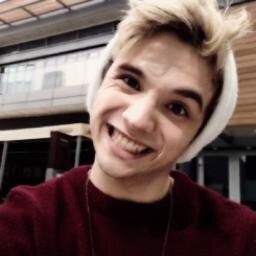Elyar Fox || 18 || Single