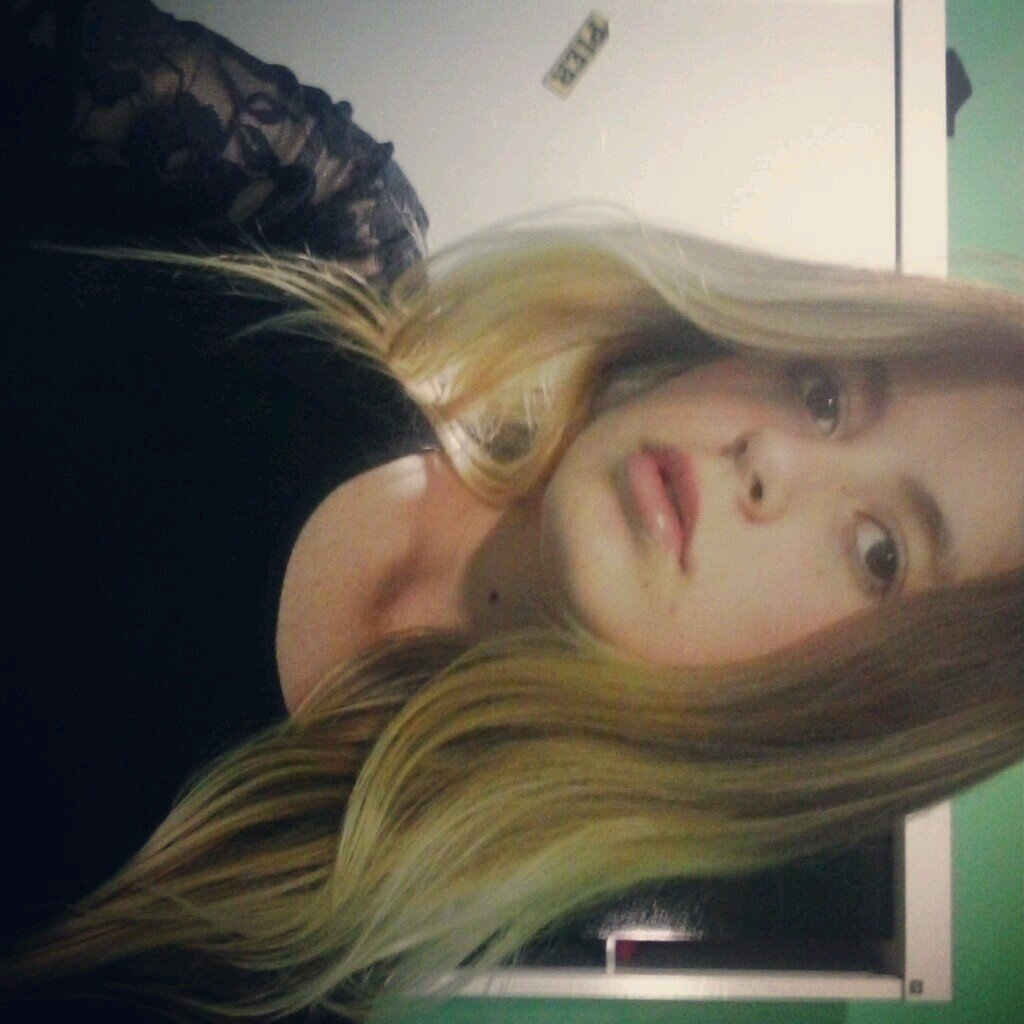 Hug me ?  
http://t.co/NrixV1SUE0