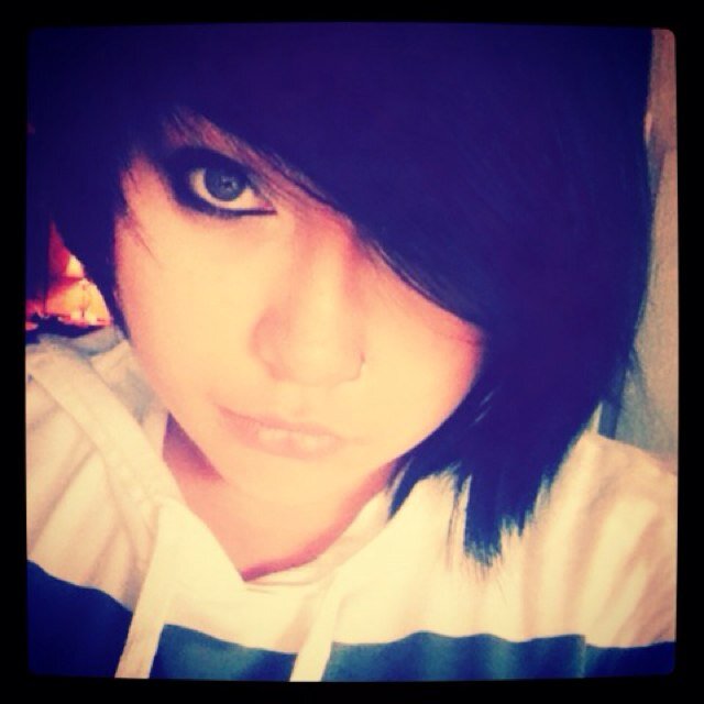 Erm i love one direction, BVB, jefree star, lady gaga, and some other music groups. Im pretty random about my music choice but music=MY life sooo :) Xx