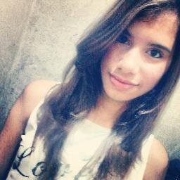Dramática, irritante, louca, irônica, anormal, estranha, desligada, chata e muito ciumenta, 1D girl. Prazer, eu.
~Directioner~