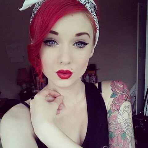 yes i'm a girl, yes i smoke weed and yes i love sex. :) Follow me back, and DM for a naughty pic ;)