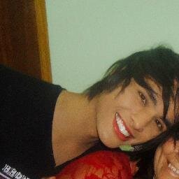 Lucas, 16 anos - Virginiano, poser da industria pop - tanta coisa boa por ai, e voce lendo minha bio?