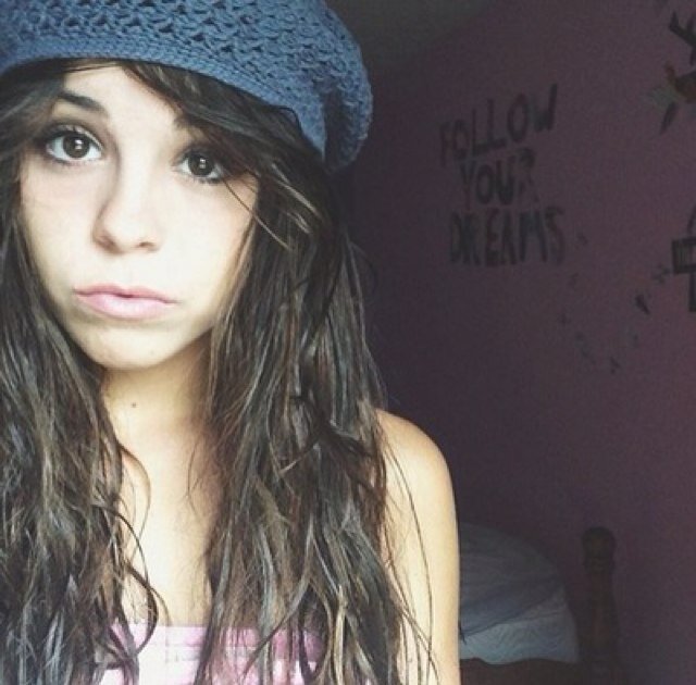 16||Sweet||Kind||Love fashison and drawing||Call me Stitch!!||Single|| Dani is mi bestie!!