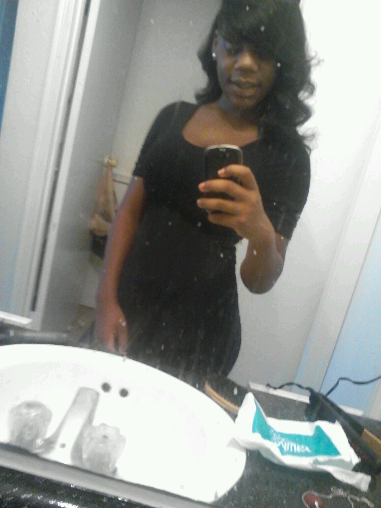 S I N G L E & Aint Got No Worries Cause ZURI Good :)