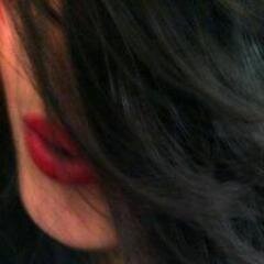 ﺃﻧﺎ ﻟﺴﺖ ﺃﻓﻀﻞ ﻣﻦ ﻏﻴﺮﻱ ﻭﻟﻜﻨﻨﻲ ﺃﻣﺘﻠﻚ ﻗﻨﺎﻋﺔ { ﻗﻮﻳﻪ } ﺗﺠﻌﻠﻨﻲ ﺃﺭﻓﺾ ﻣﻘﺎﺭﻧﺔ ﻧﻔﺴﻲ ﺑﺄﺣﺪ عضَ آلبشر طبعهِ من آلزين مقهورِ ,
وآكبر دليل آسمي ينرفزِ جنآبهِ