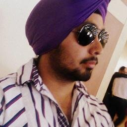 ਸਿਰੇ ਦੇ ਸ਼ਰੀਫ ਆਂ ਸਿਰੇ ਦੇ ਲਫੰਗੇ ਆਂ...
ਮਾੜਿਆਂ ਨਾਲ ਮਾੜੇ ਆਂ ਚੰਗਿਆਂ ਨਾਲ ਚੰਗੇ ਆਂ...