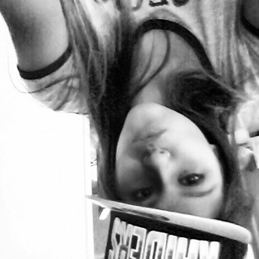 brazil, ciumenta  , girl , love , friend ,15 years .. de niguem :D 

https://t.co/4R7nHqFLuT