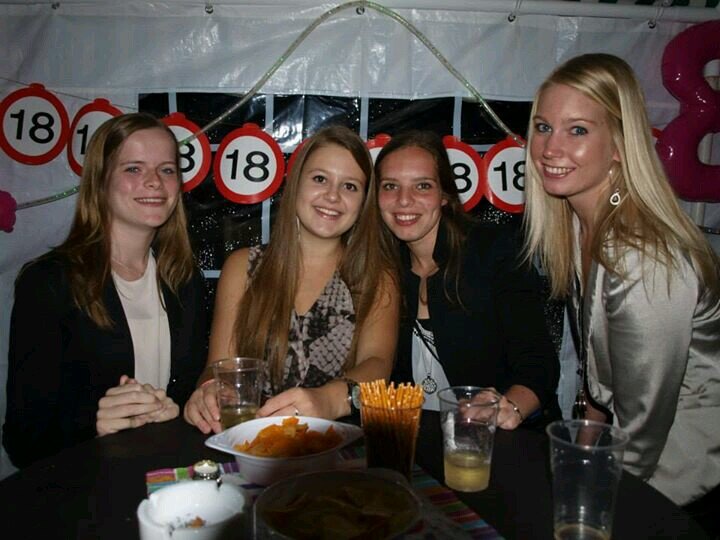 19 jaar, uden, mbo toerisme de rooi pannen eindhoven