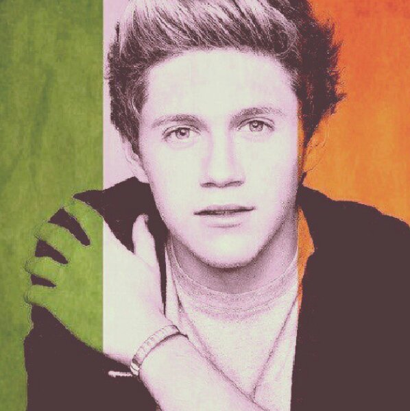 JodieRipley's profile picture. I don't use this account so follow @NiphoneO