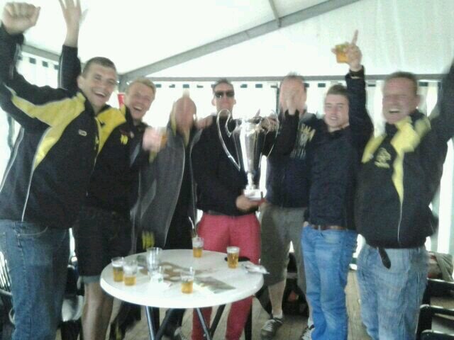vv ONT2/Wot bin we moai fut/rondje groningen/onder leiding von dr. dre/ onder toeziend oog van de terriër Mulder