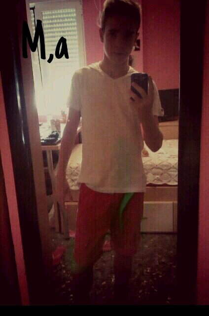 FUTBOL, FUTBOL, FUTBOL, FUTBOL, FUTBOL, FUTBOL, salir con mis amigos, salirme con mis vecinos y jugar a la play.