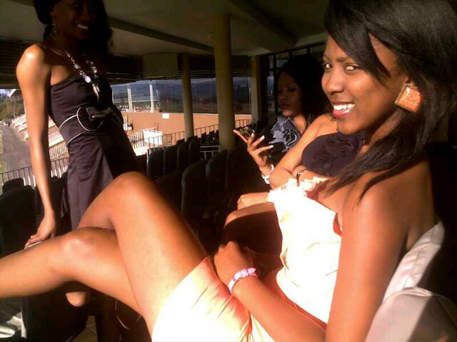 I'm a kind,loving and caring person...my family and friends mean a lot to me♥ I'm also very inlove with Jesus Christ my Heavenly Father☺...yep that's me♥
