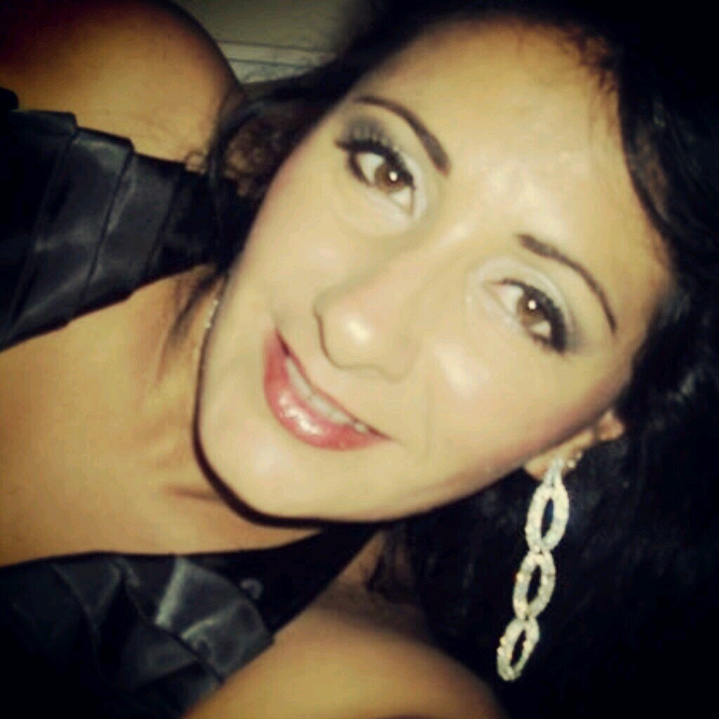 Chilena de corazon,en una nueva etapA,madre, amiga fiel,vivo en  Holanda.muy inquieta,aventurera, me gusta conocer nuevas culturas. Muy  bendecida x Dios....