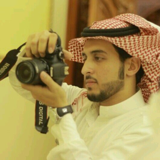 طالب كليه الشريعه الاسلاميه محمد بن سعود-ميولي وتعصب هلالي برشلوني بحت،متذوق للشعر والخواطر-lnst/ abdulaziz1478..ask.fm/abdualziz549