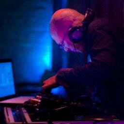 Technicien son et lumières, DJ, événementiel