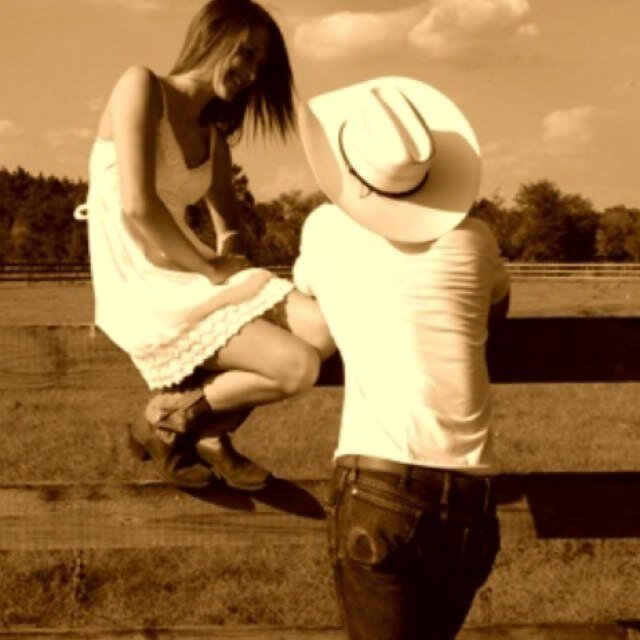 Tan legged juliet still searchin for her redneck romeo.