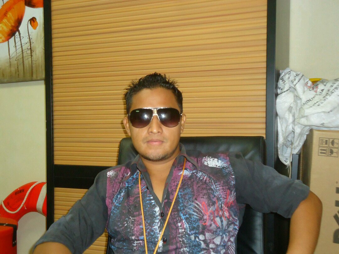 hincha del Real Madrid y el CD.Olimpia me  encanta escuchar musica