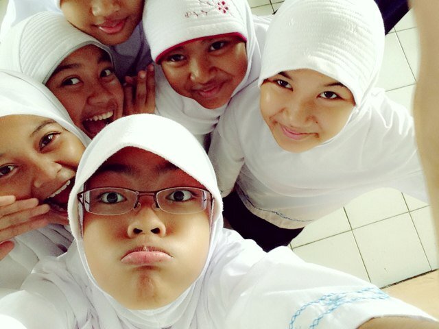 Follow @ndhifauria mention for follback;) ini gadipake.