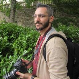 Prima o poi Ingegnere Edile/Architetto, nerd, cestista part-time (ovvero tutte le volte in cui non sono infortunato...sigh).Ah e poi, ottimo per twitter,proliss