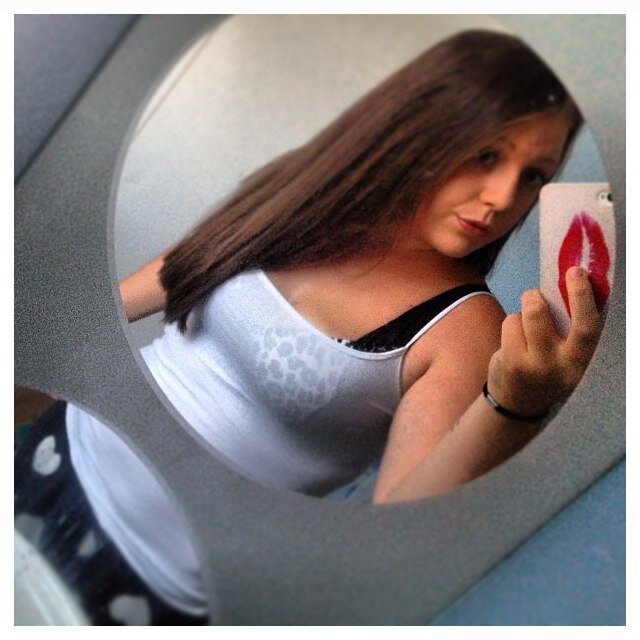 # °HαчƖεчч° '✗ iiLoveMyLittleGirlMillions;♡
INSTAGRAM - OXHAYLEYYOX