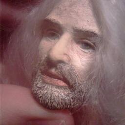 lauthercecya197's profile picture. Но, оказывается, можно и это дело довести до полного абсурда: для бахчевых и траншеи рыть не надо!