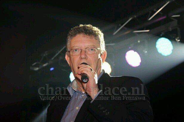 presentator. voice over