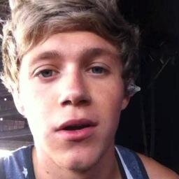 I'm Hungarian and the largest #Directioner! xoxo :)
One Direction pls follow me. xx :))
I can not follow anyone back because it does not allow. SORRY :( xoxo