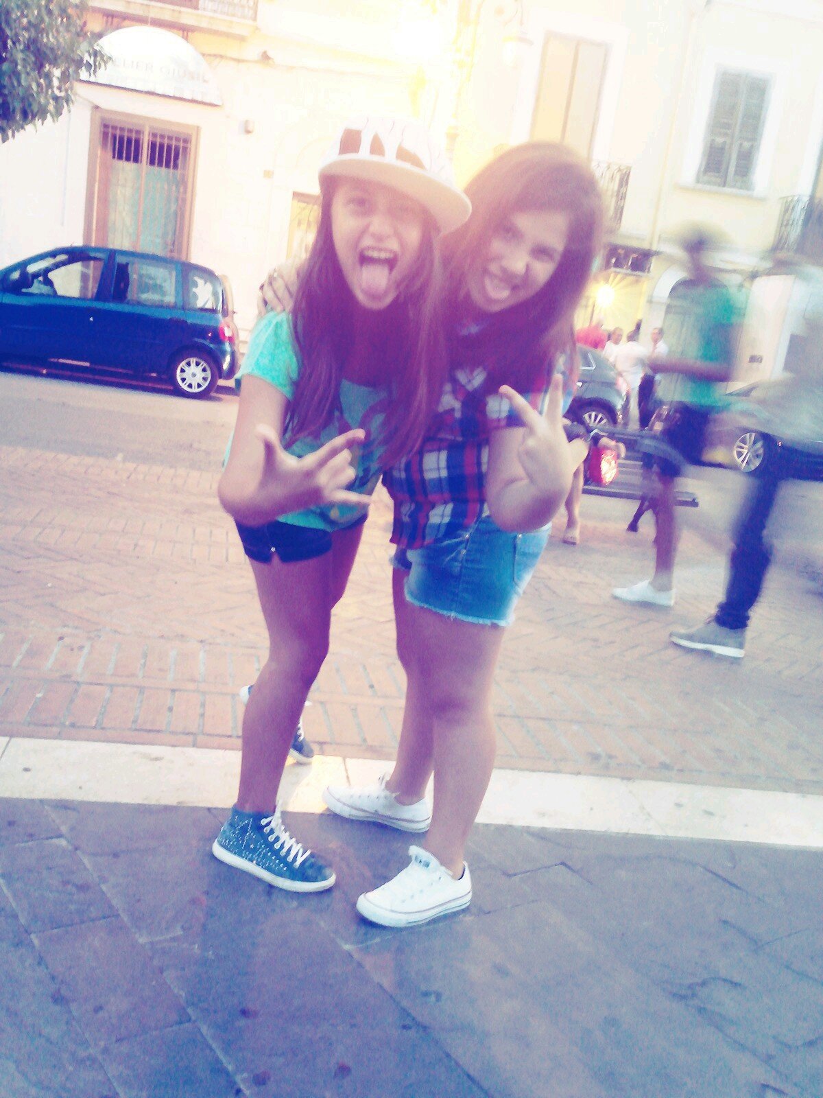 hiiiiiiiiiiii,follow me, I love the one direction