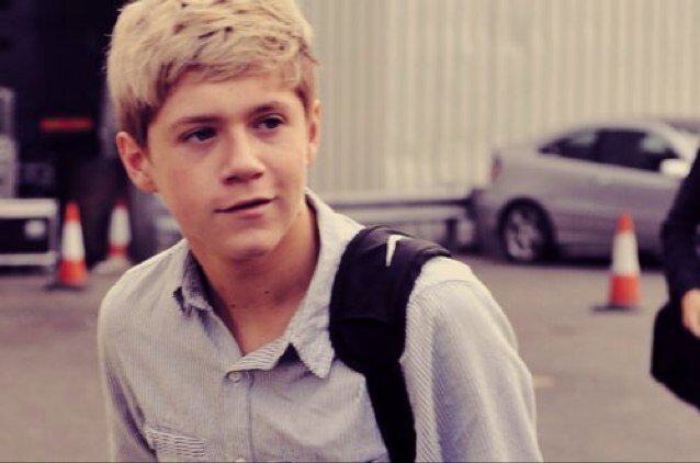 I gave you a free follow so can you please follow my main account @xMaiden_1Dx thank you :D