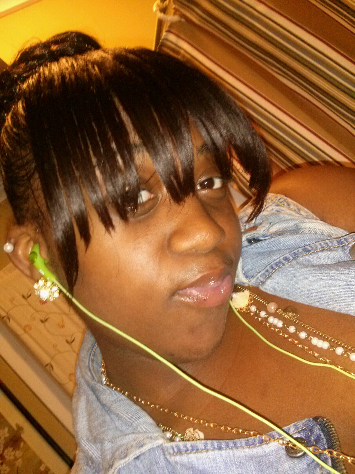 follow mee i follow backk. im new too thiss ♥