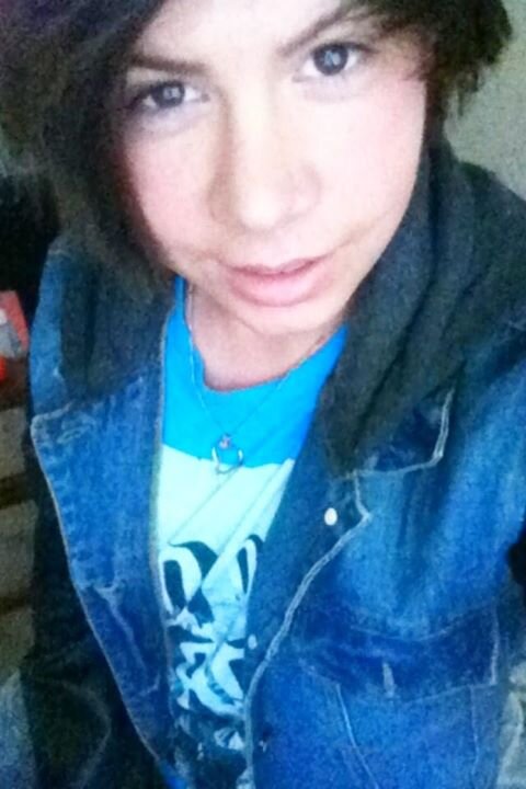 ~16~  I can't stahp, i wont stahp! *throws glitter*~Gay~