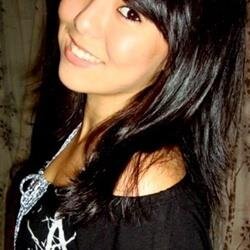 50% Anjo!! 50% Demônio!!  Sou Otaku, amo Rock e ando de Skate!! Curtiu?? Agora segue \õ