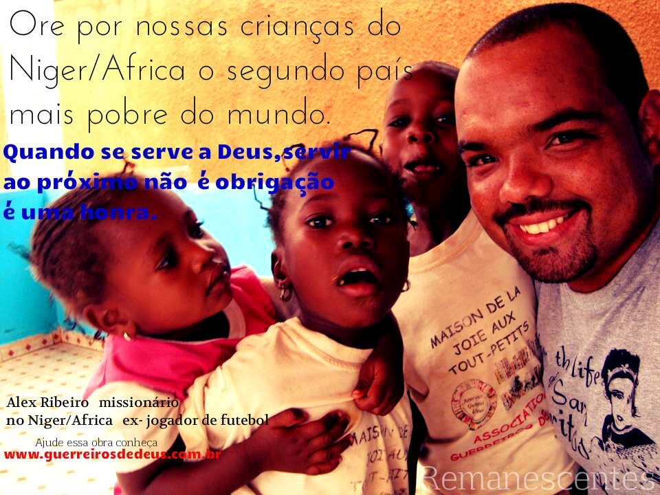 Amo JESUS acima de todas as coias,acima de tudo,amo minha familia,amigos,servi pessoas,gosto de fut,livros...