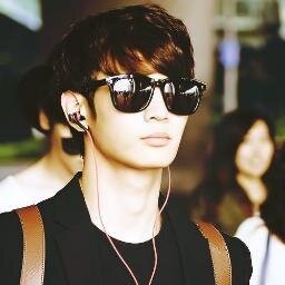Cantante, Modelo, Bailarín, Ulzzang. Actor SEME CHOCOLETO!!!!! helafoooo rico rico!! SOLTERO!