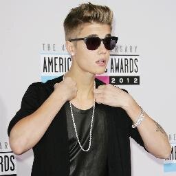 soy una belieber y me fasina ser directioner, ne gusta ser selenator y pasarla de maravilla con mis amixx...