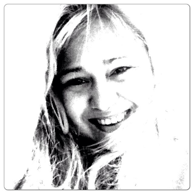 Louvo e agradeço ao Senhor pela minha vida, e, peço... Livrai-me de todo mal. Amém!