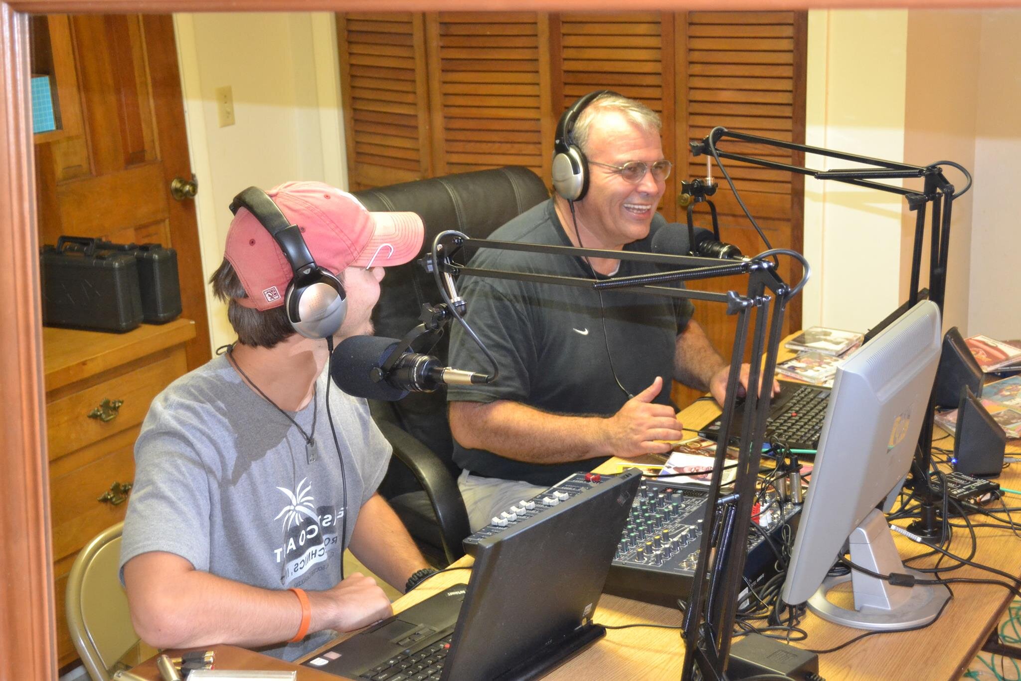Online radio station! Streaming the fun back into radio!! Music from the 50's,60's,70's, and 80's!!