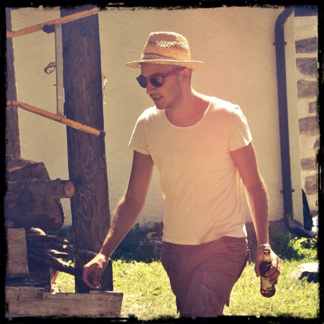 JackRavi86's profile picture. I love pretty things and clever words