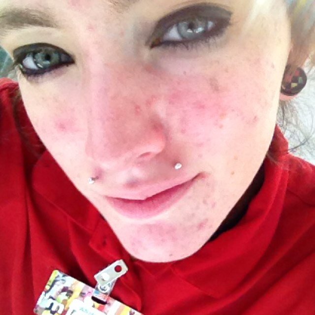 Hey guys name is ashlee lynn (: call me whatever, ash..ashlynn..ashlee (: im in a realtionship (: