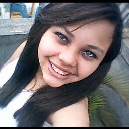 Sorriso que carrego e a expressão da alma,o olhar profundo reflete a caixa de lembrança, minha tranquilidade e esperar do tempo passar ;)